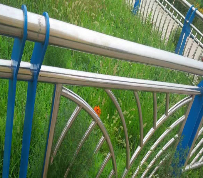 不銹鋼復(fù)合管護欄